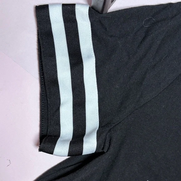 PINK Victoria's Secret Black V-Neck Tee - Picture 4 of 8